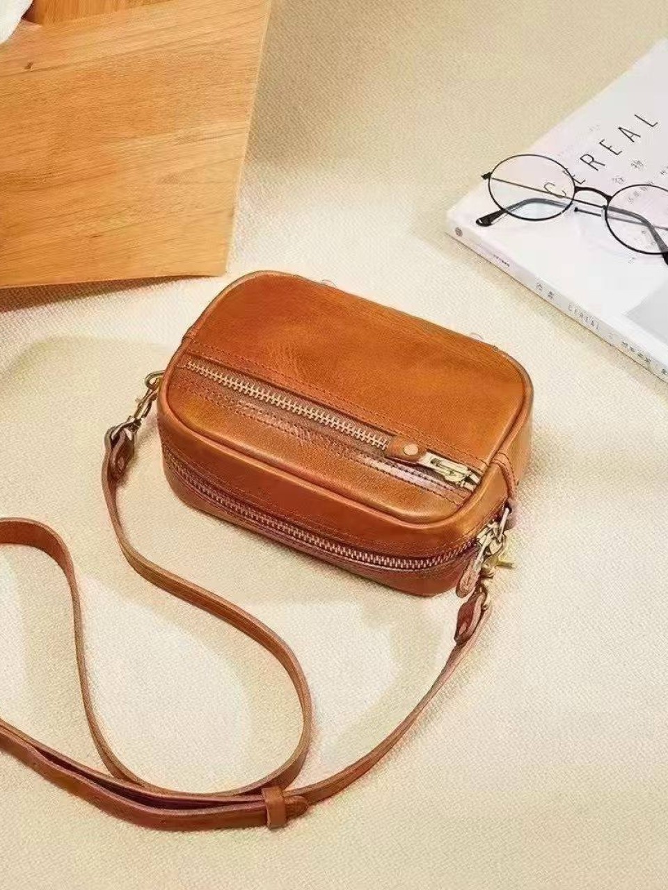 ტყავის ჩანთები