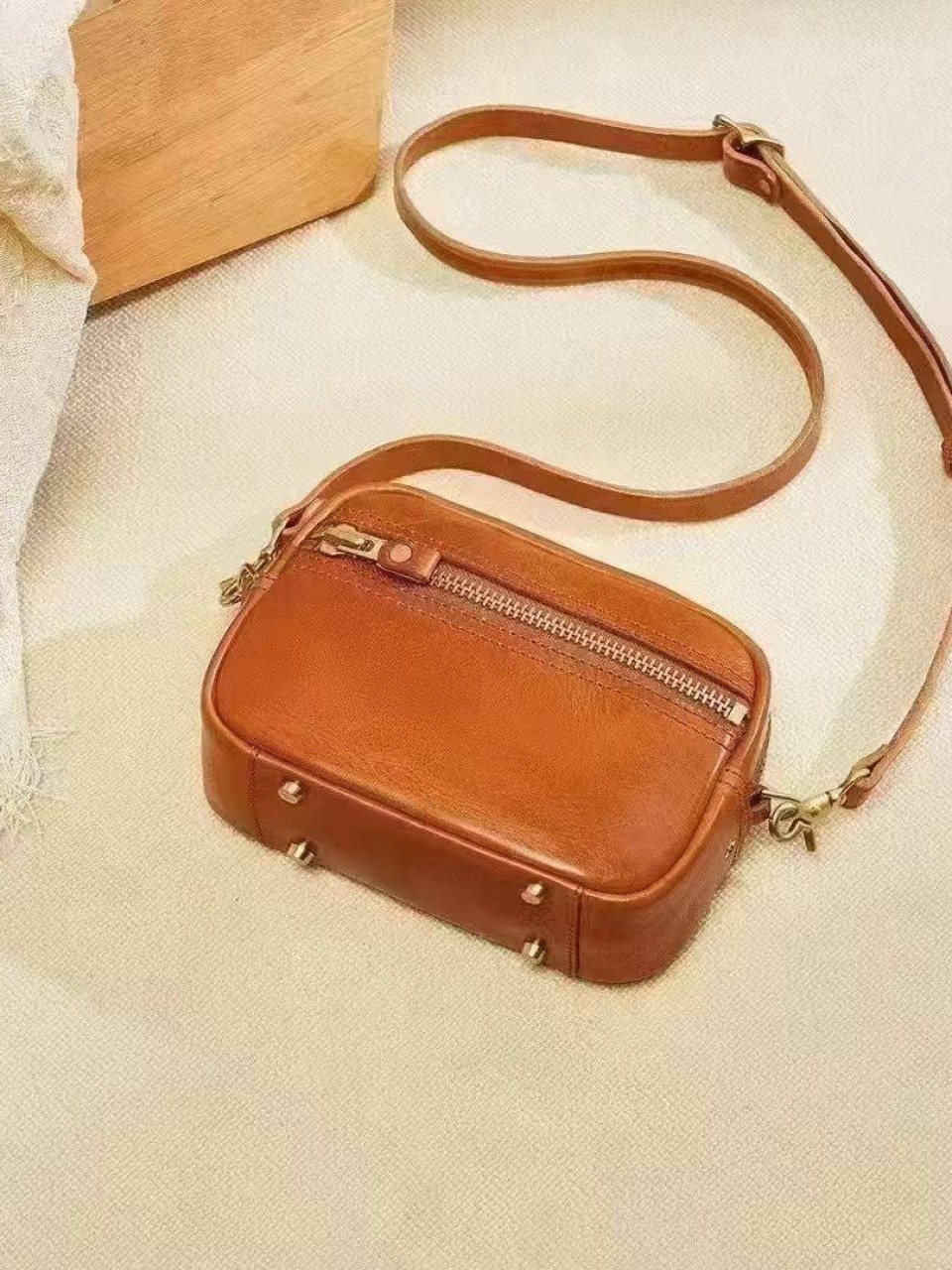 ტყავის ჩანთები