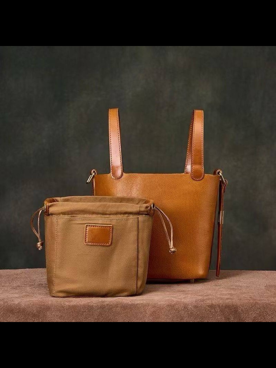 ტყავის ჩანთები