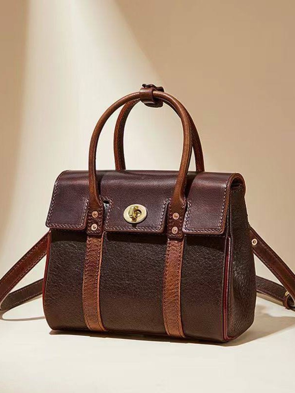 ტყავის ჩანთები