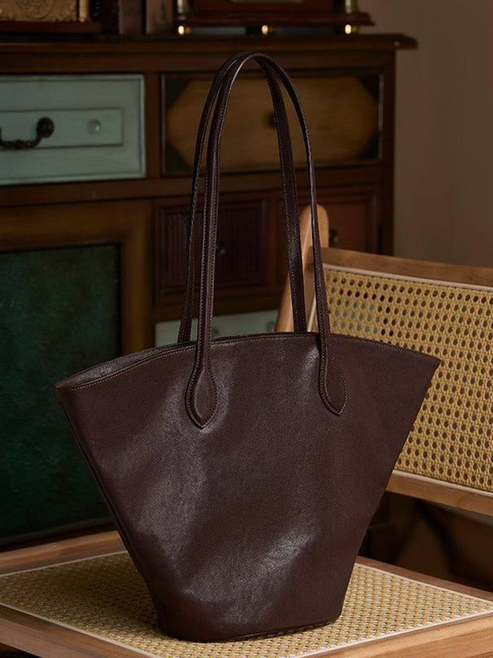 ტყავის ჩანთები