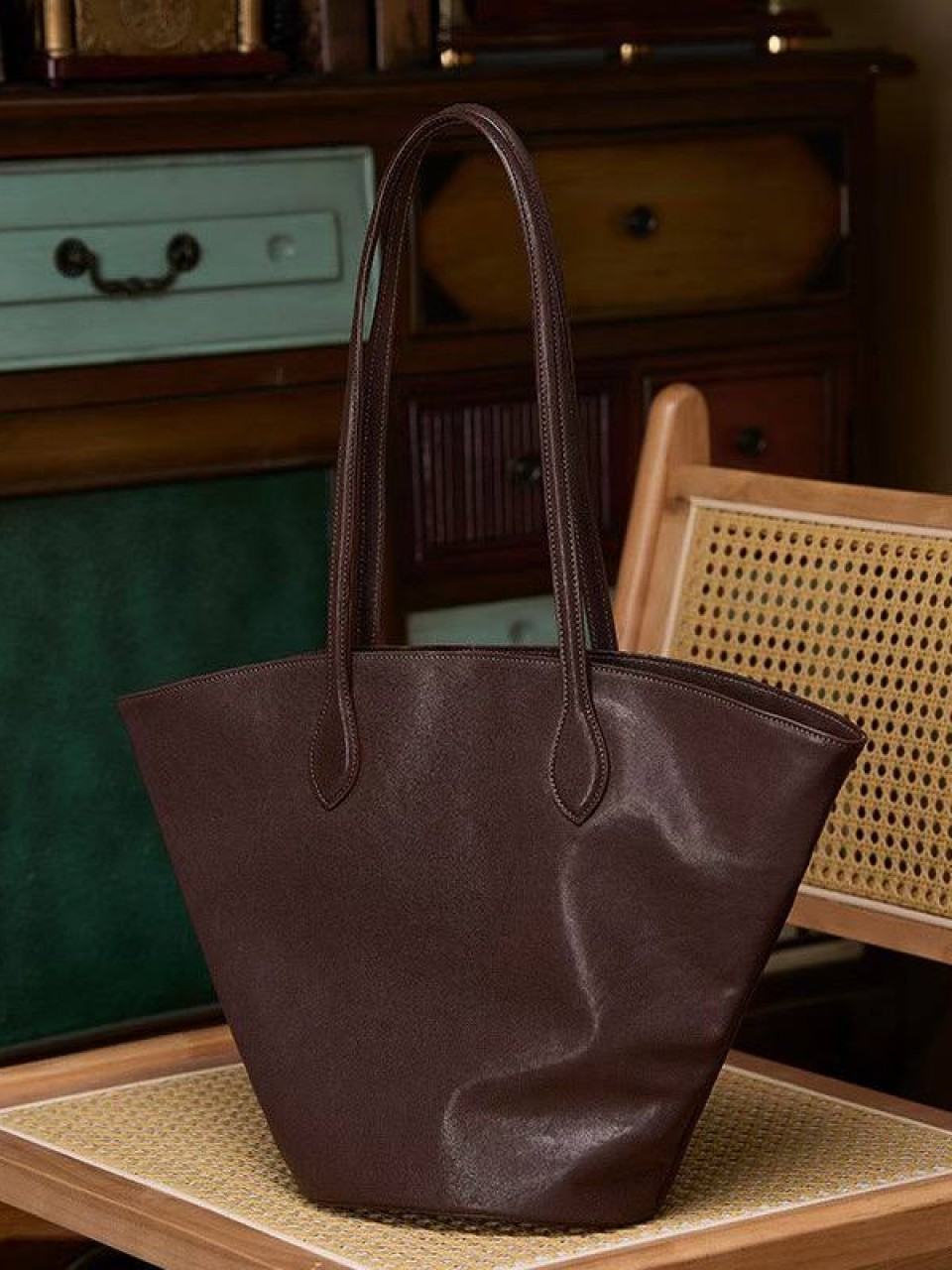 ტყავის ჩანთები