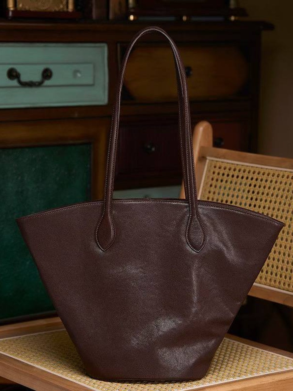 ტყავის ჩანთები