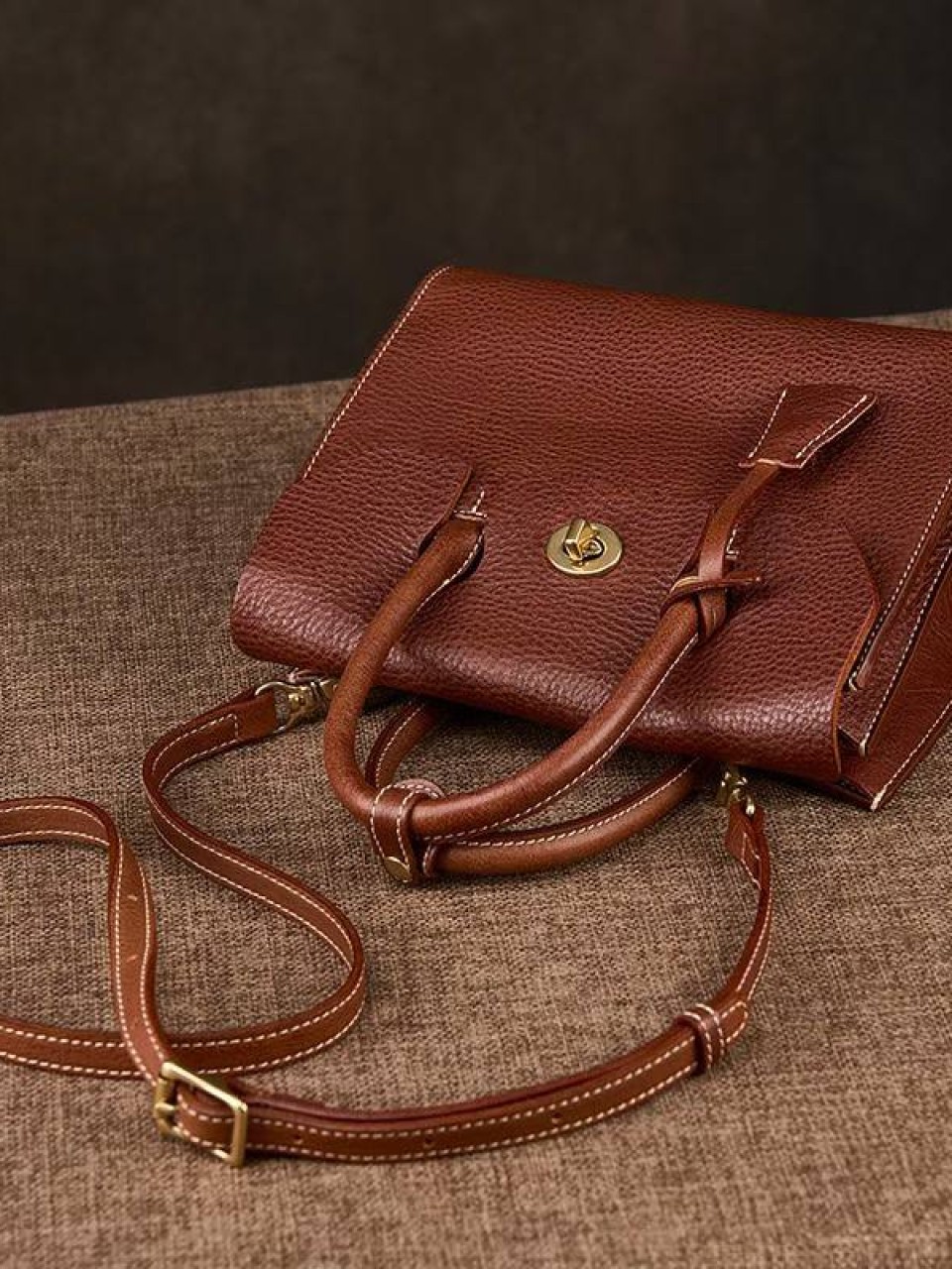 ტყავის ჩანთები