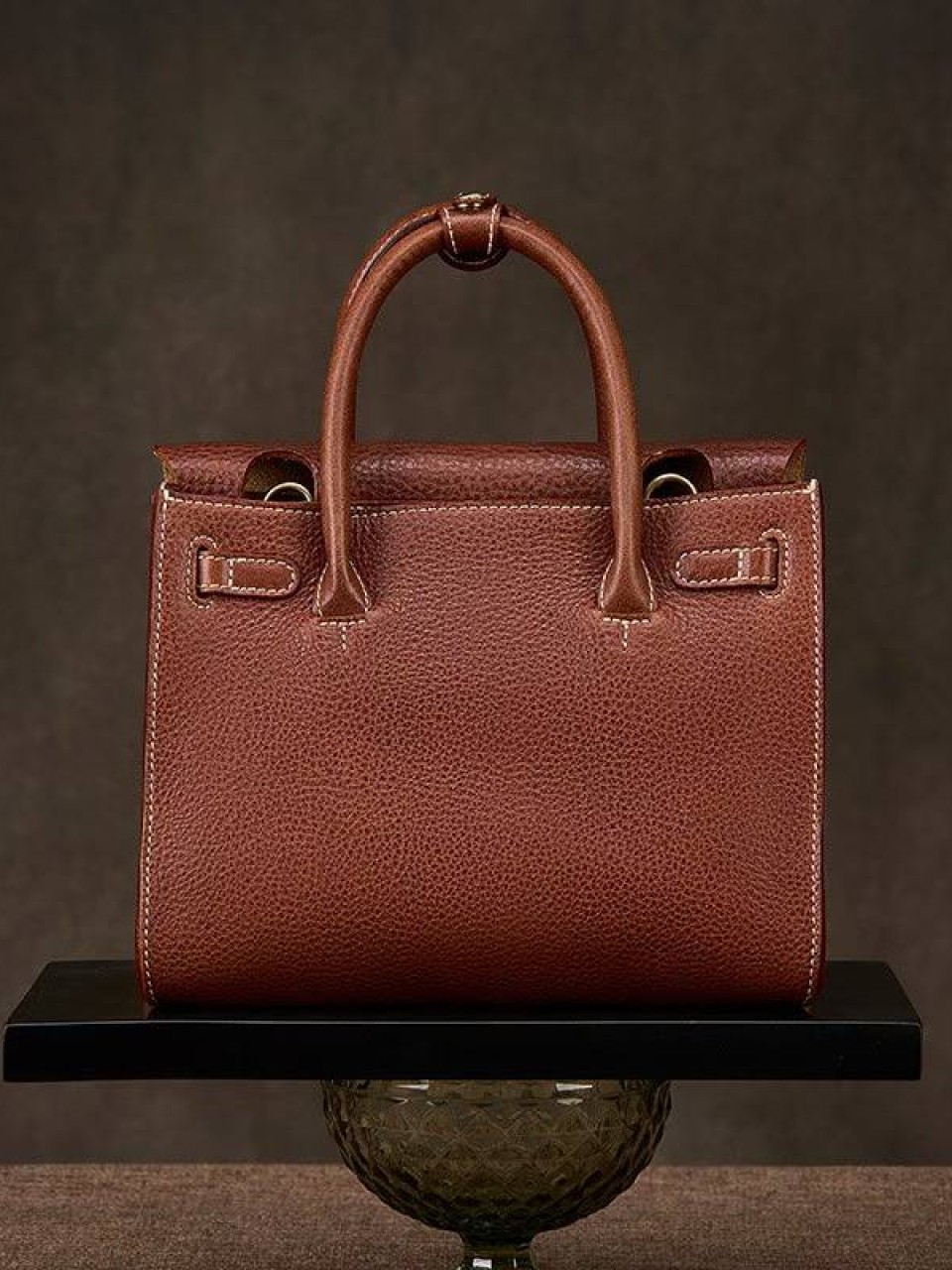 ტყავის ჩანთები