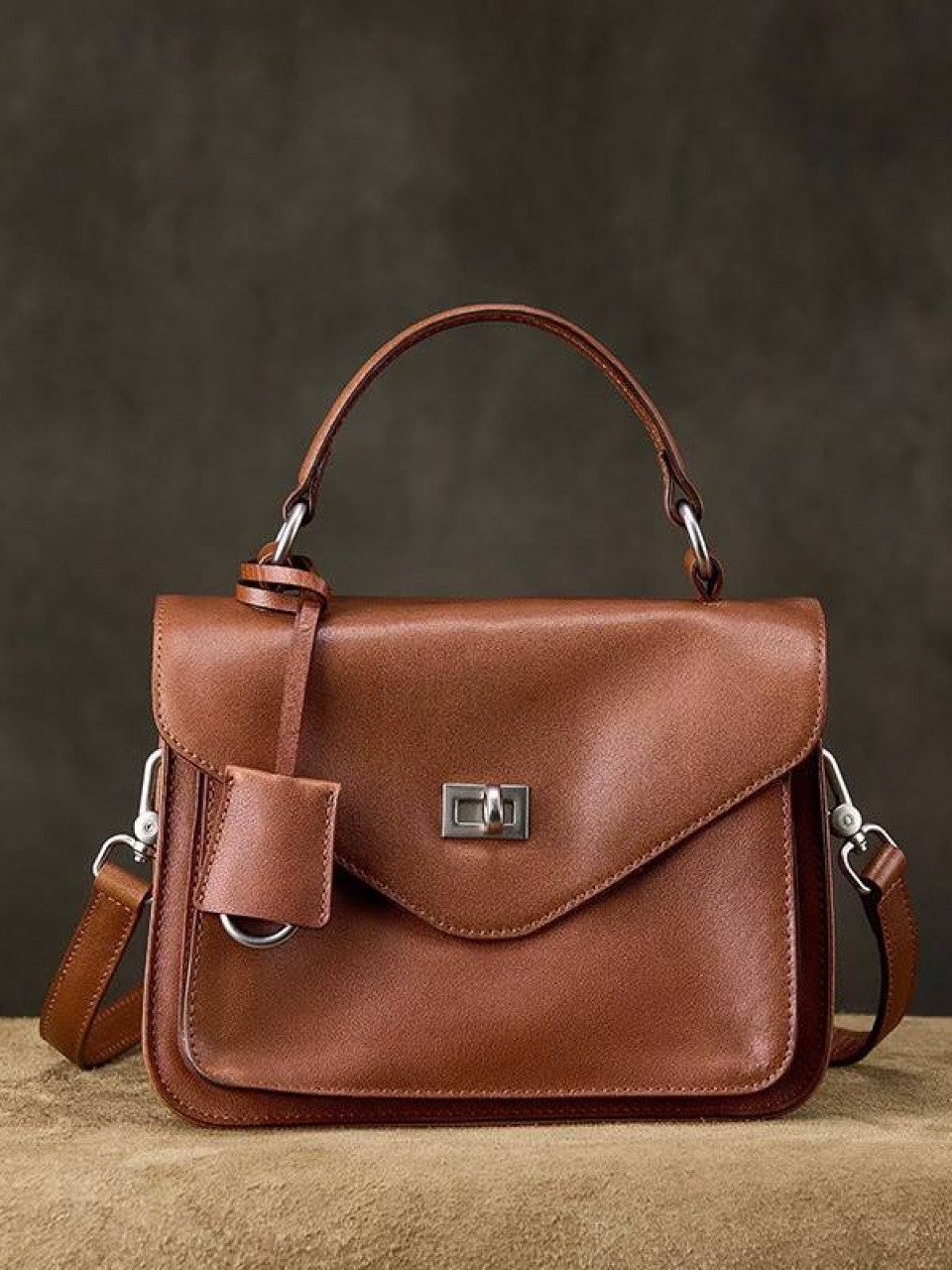 ტყავის ჩანთები