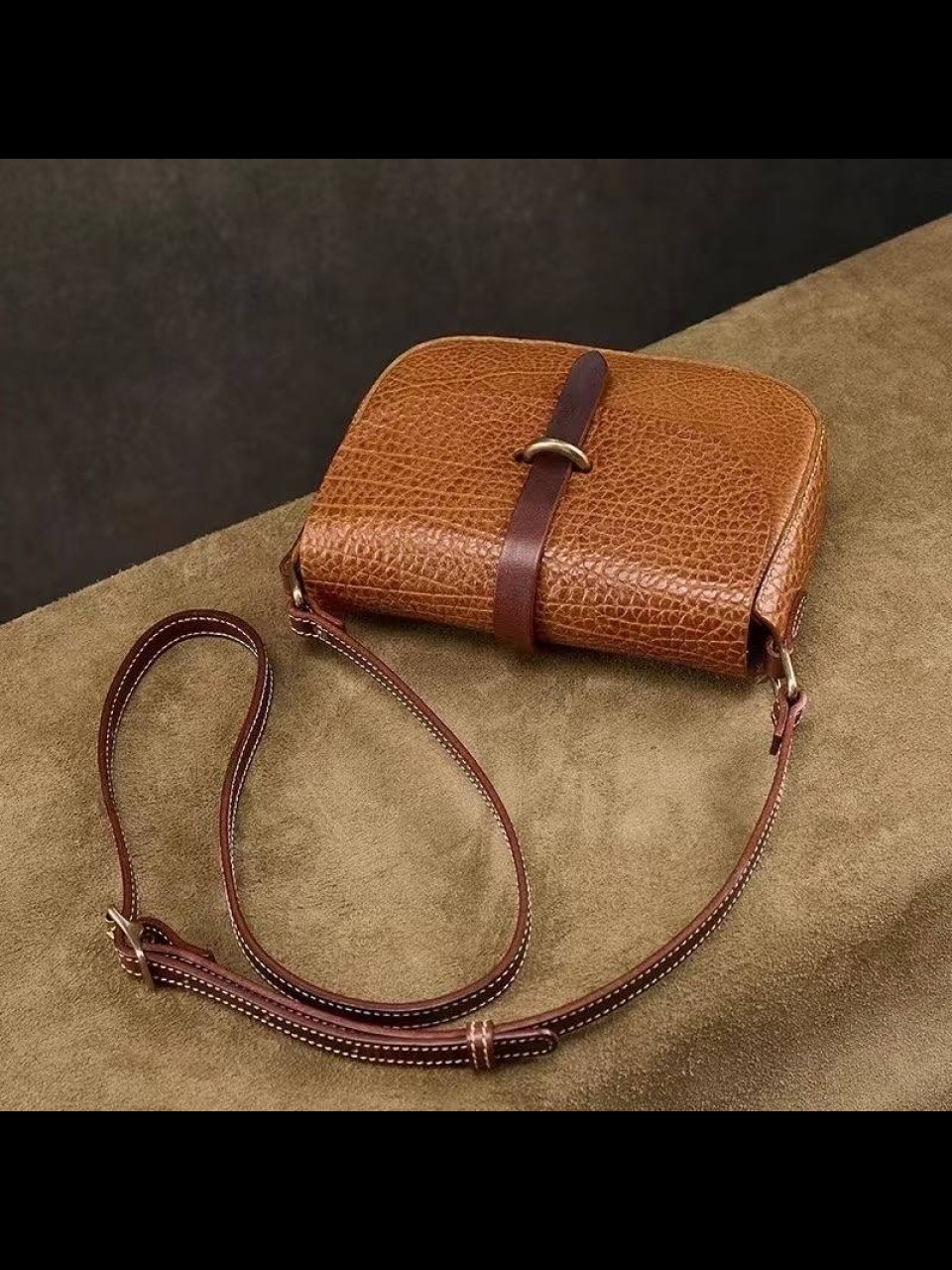 ტყავის ჩანთები