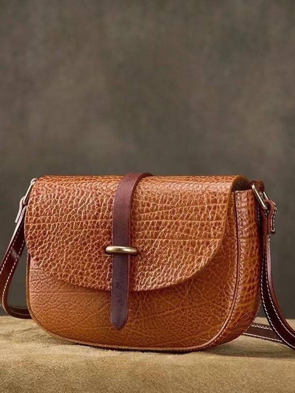 ტყავის ჩანთები