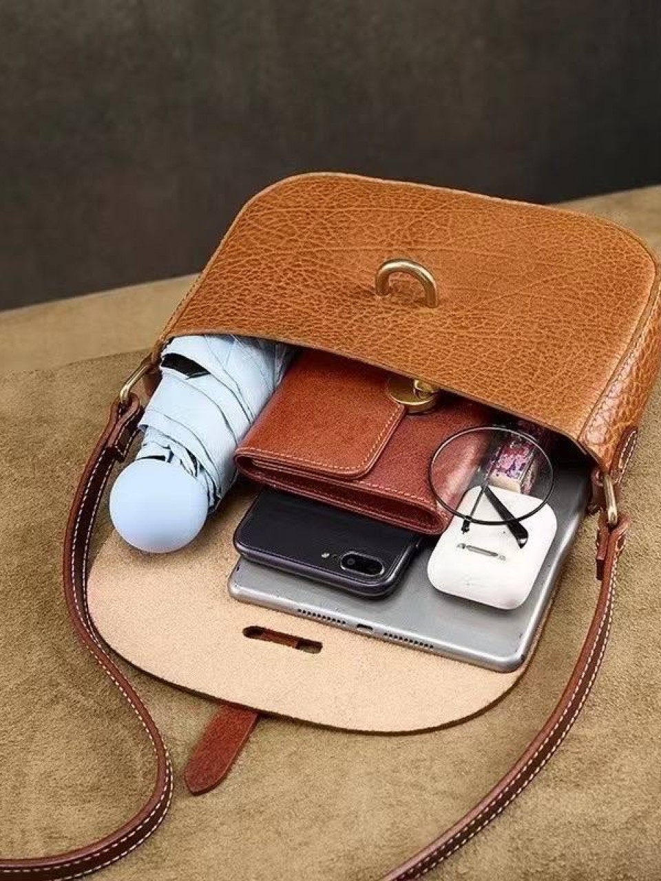 ტყავის ჩანთები