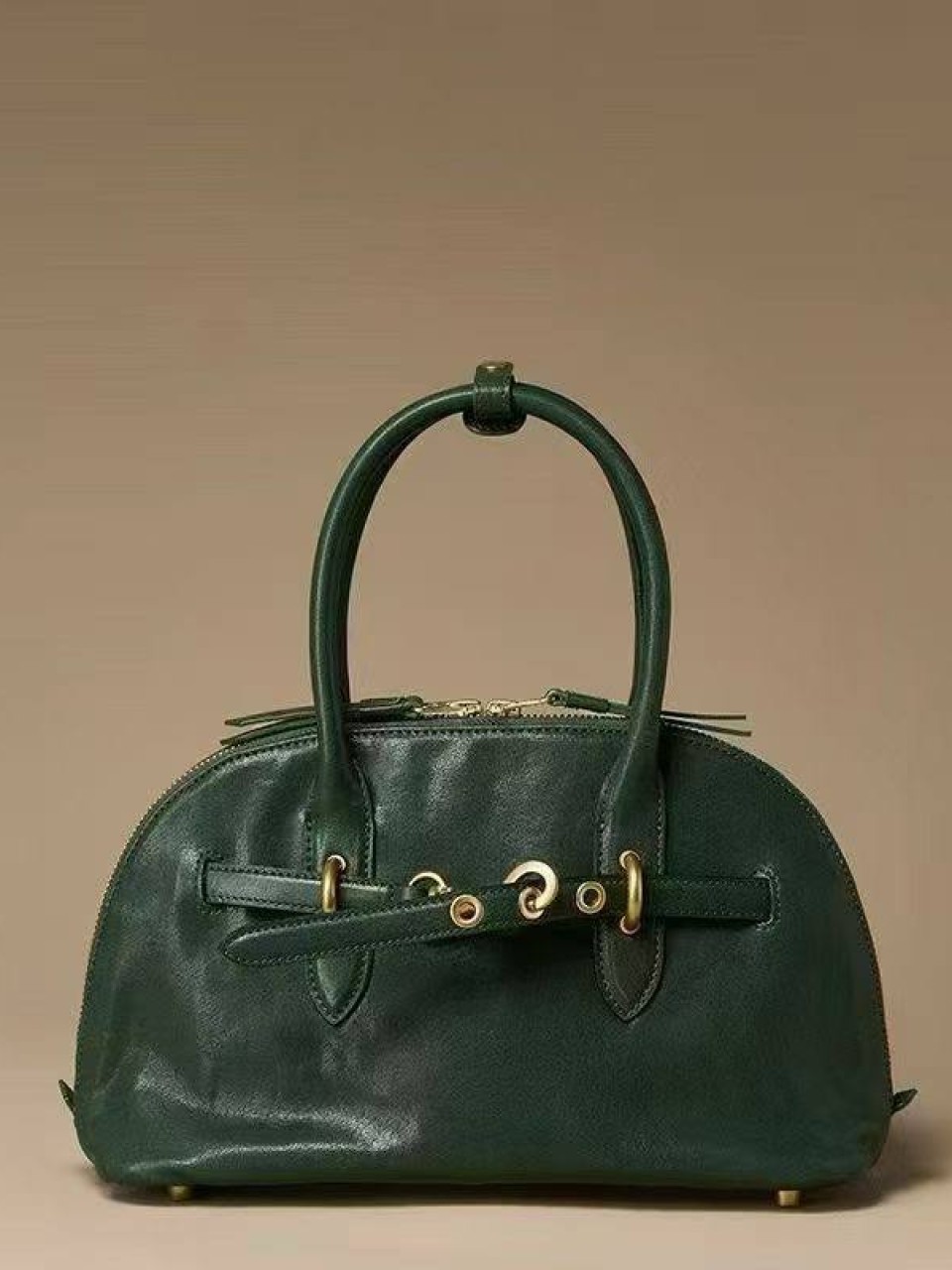 ტყავის ჩანთები